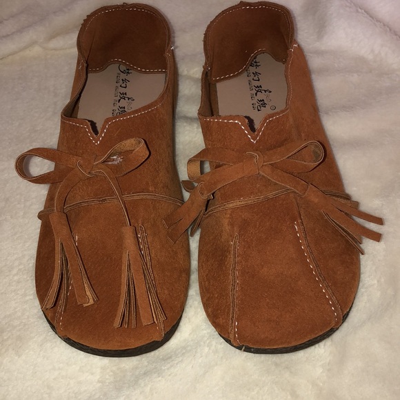 Meng Huan Mei Gui Buckskin Suede Shoes Loafers/ Slides  with Tassels NWOT Sz 37 - Picture 1 of 13